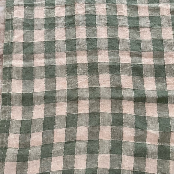 Magnolia Green Gingham Linen Table Runner - Picture 15 of 17